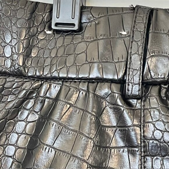 Chico's Croc Embossed Faux Leather Wide Leg Crop Pants Black 8 - Picture 6 of 9